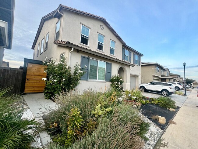 Building Photo - 4 Bedroom Single Family Home in Elk Grove