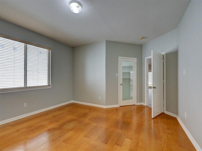 Building Photo - 1554 Homewood Cir