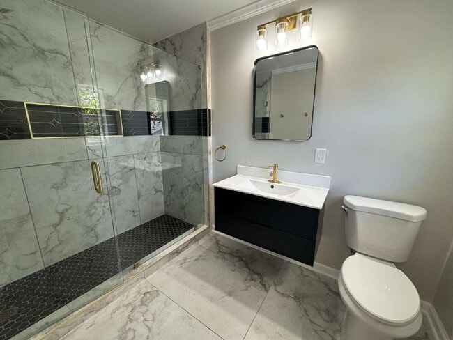 Building Photo - 3702 Chesapeake Way