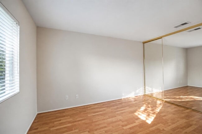 Building Photo - 7350 Legacy Pl