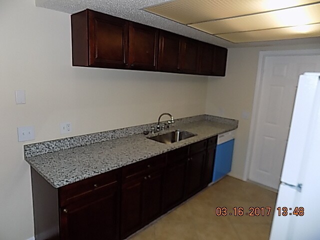 Building Photo - Exceptional 3/2/1 Home in Hudson