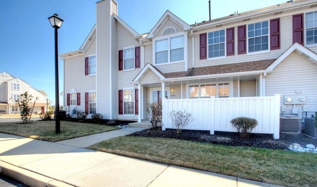 Building Photo - 4402 Aberdeen Ln