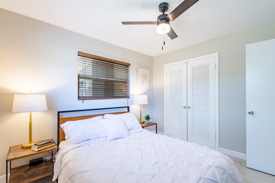 Bedroom 1 - 539 Bay St