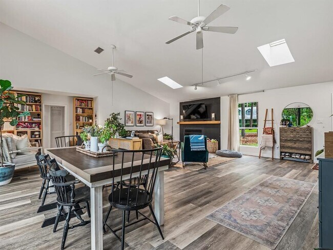 Building Photo - 3335 Micanopy Trail