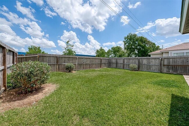 Building Photo - 18110 Shallow Leaf Ln