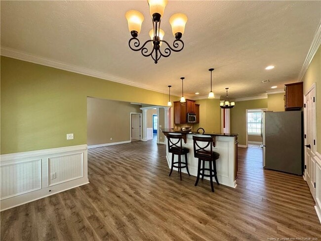 Building Photo - 380 Stansbury Dr
