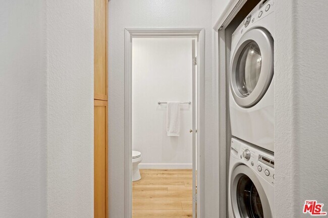 Building Photo - 17969 Lost Canyon Rd