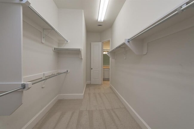 Building Photo - 29010 Pinnacle Ridge Dr
