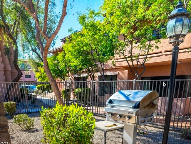 Building Photo - 20660 N 40th St