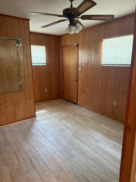 Building Photo - 1626 W 26th St