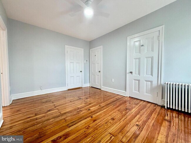 Building Photo - 146 Sumac St