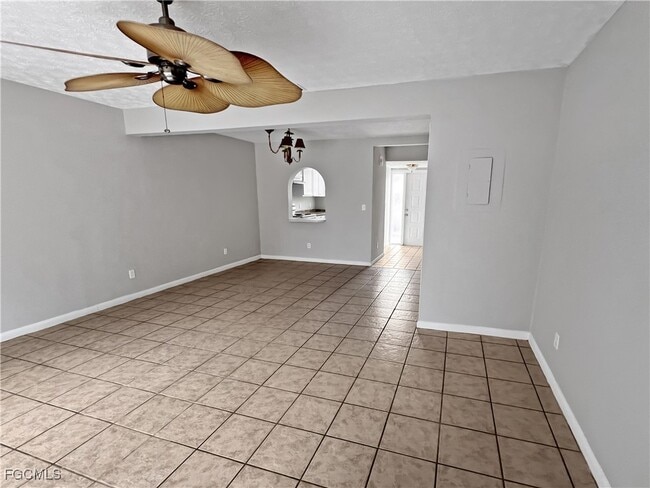 Building Photo - 1123 SW 48th Terrace
