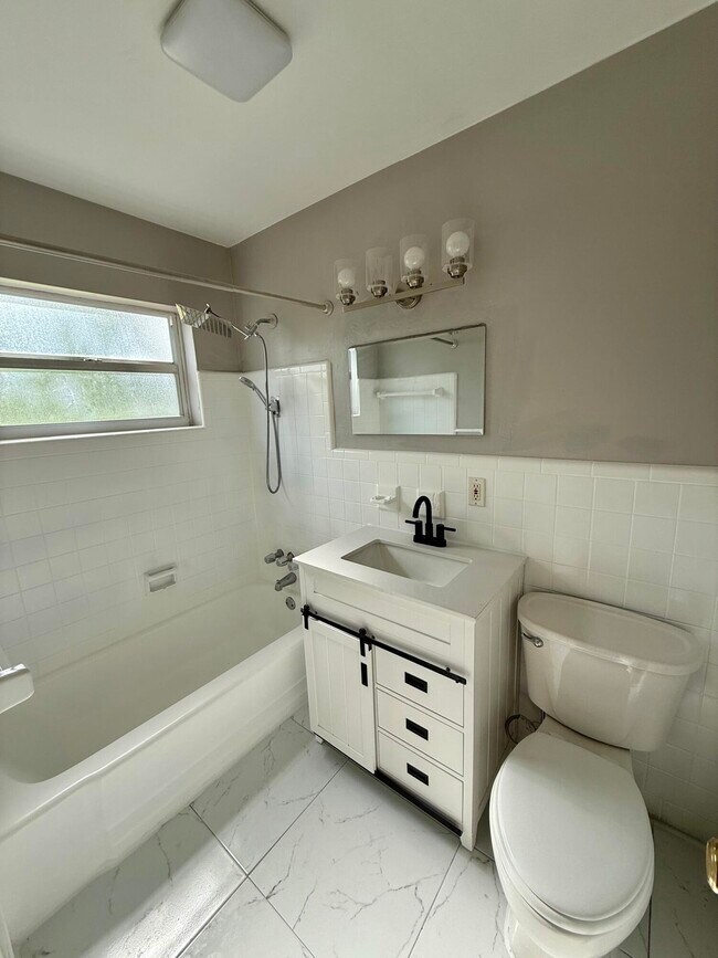 Building Photo - 171 Princess Dr