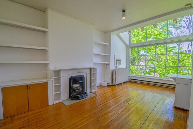 Primary Photo - 31 Pinckney St