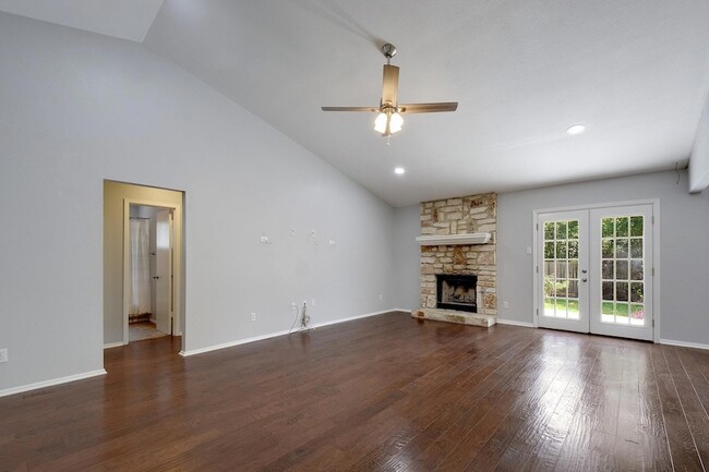 Building Photo - 6307 Smith Oak Trail