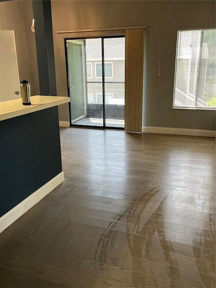 Building Photo - 537 Sun Ridge Pl
