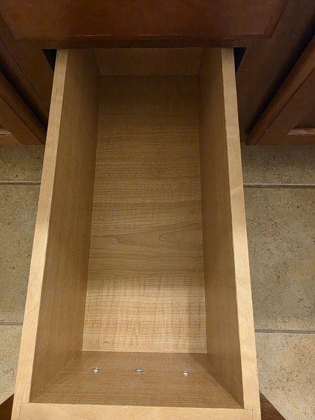 Building Photo - Spacious 4-Bedroom Home for Rent in Kings ...