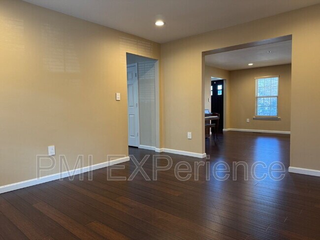 Building Photo - 9203 Sandy Creek Rd