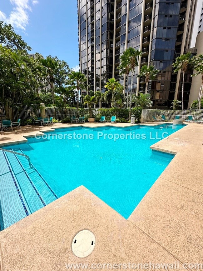 Building Photo - 1212 Nuuanu Ave