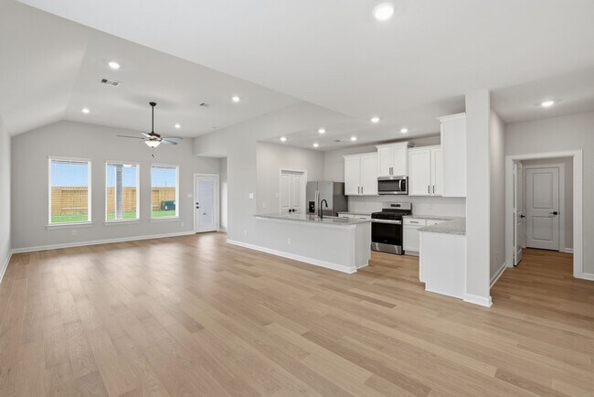 Building Photo - 3060 Sorrento Hl Dr