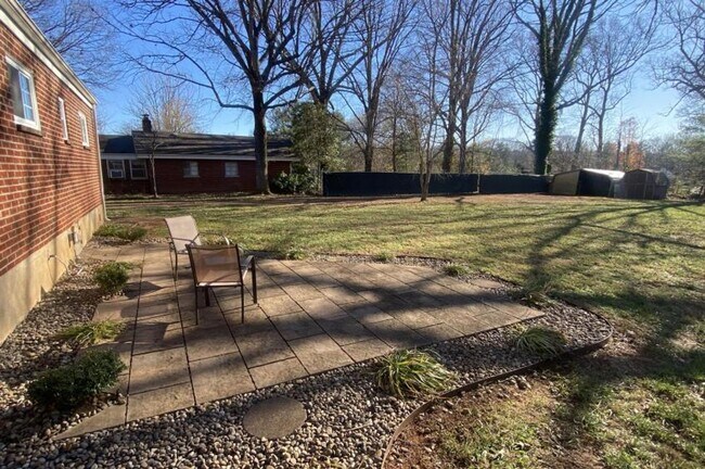 Building Photo - 209 Homewood Dr