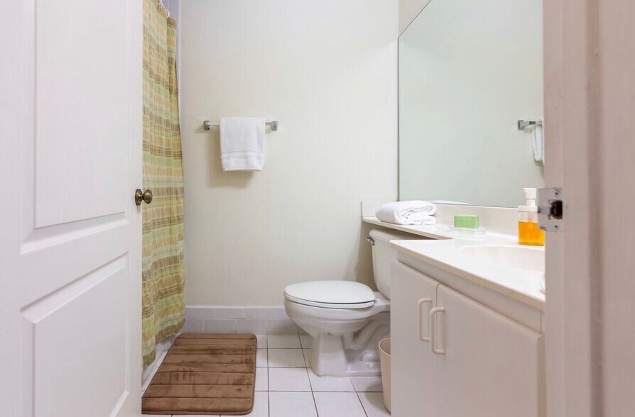 Master Bedroom Bathroom - 12625 SW 91st St