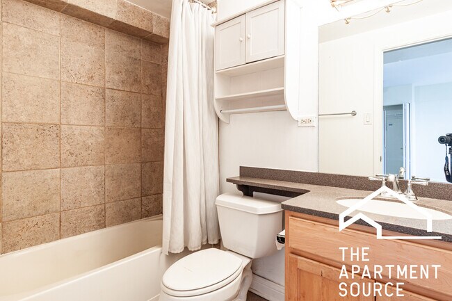 Building Photo - 4180 N Marine Dr