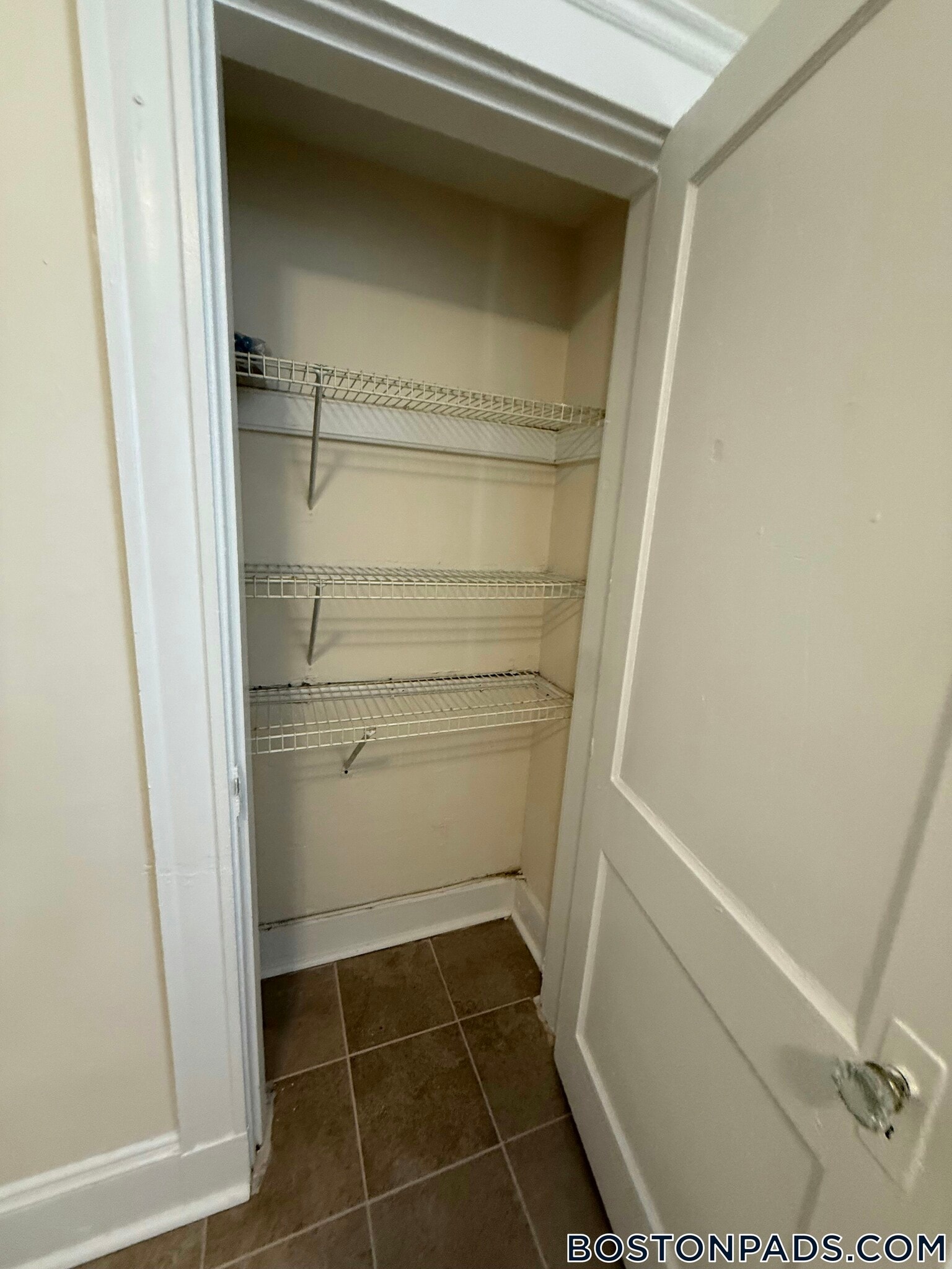 Building Photo - 17 Barrows St