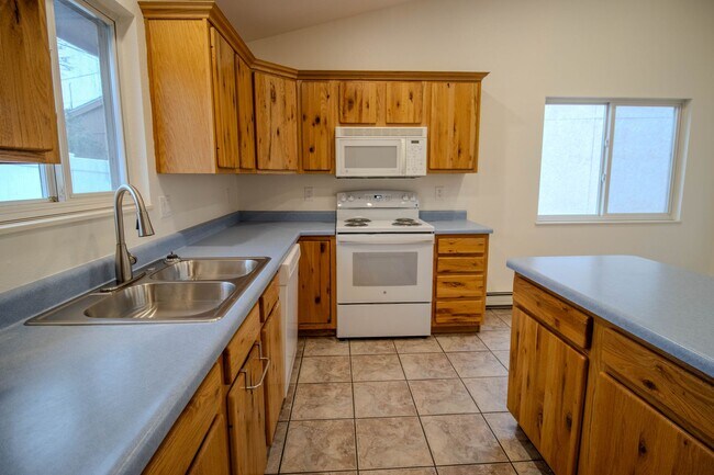 Building Photo - 609 Cobblestone Ct