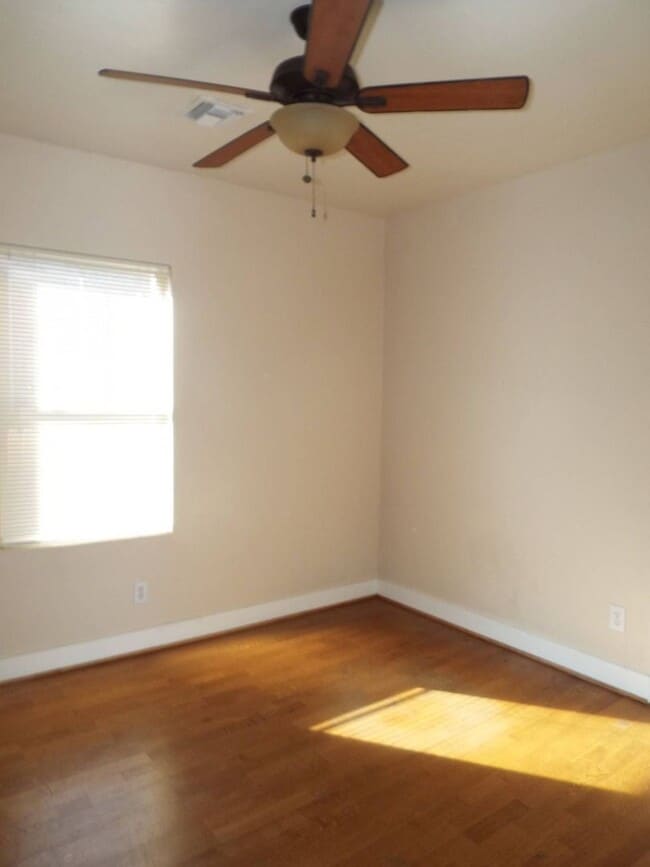 Building Photo - Historic Beauty 4 Bedroom 3 Bathroom