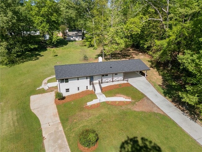 Building Photo - 3646 Rock Springs Dr