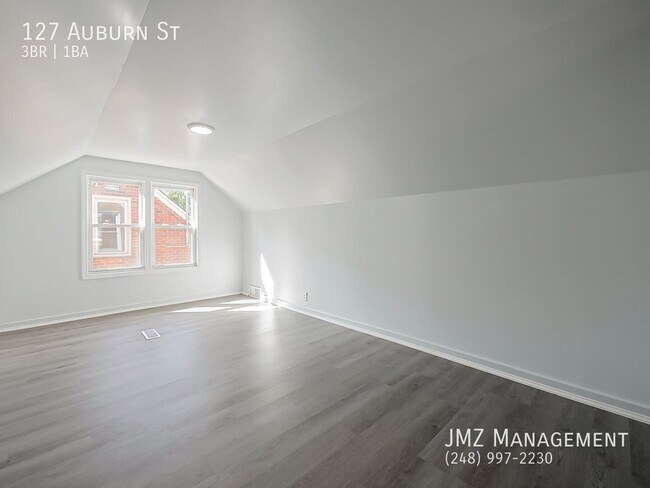 Building Photo - 127 Auburn St