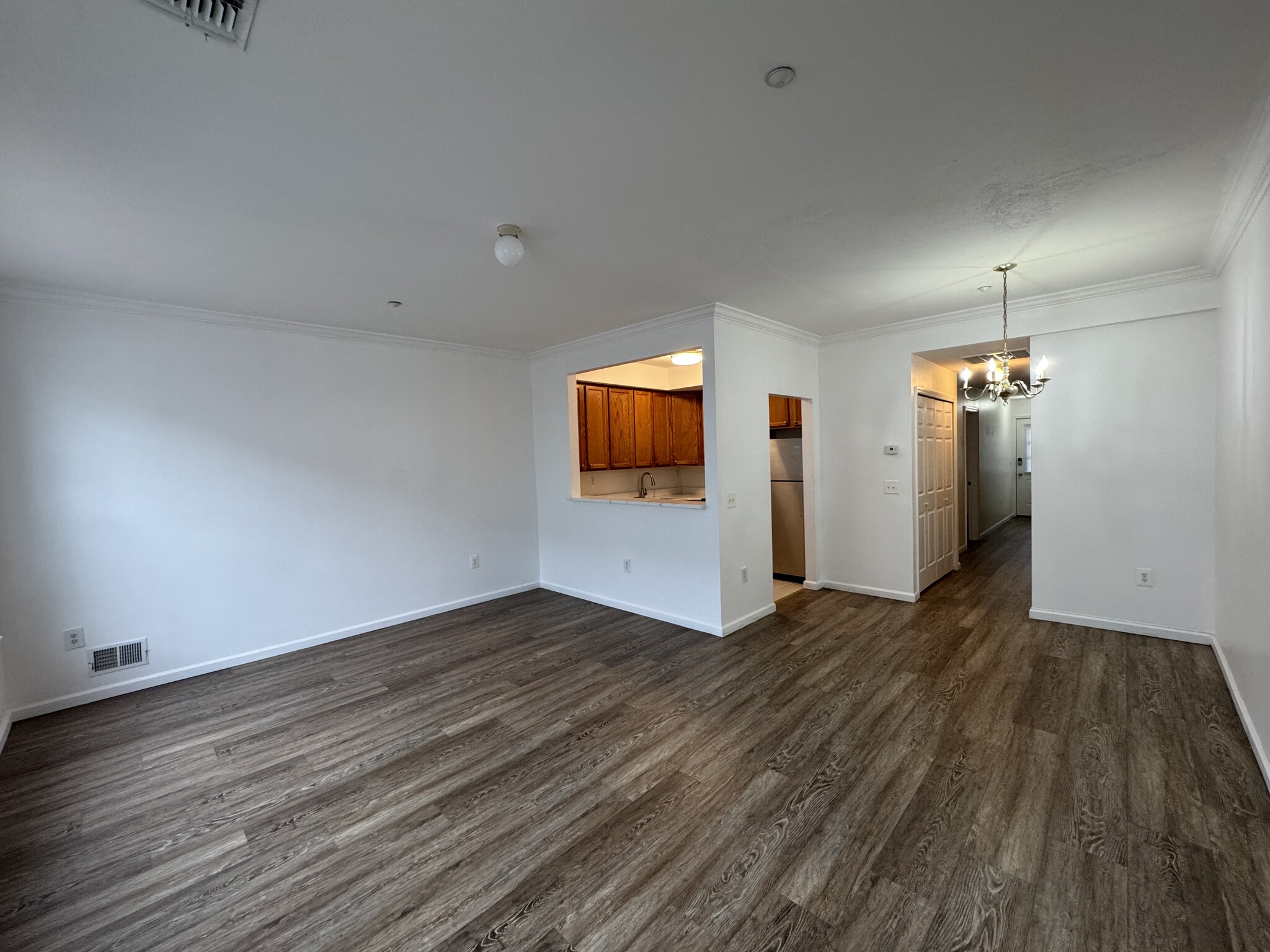 Building Photo - 143 Admiral Ln