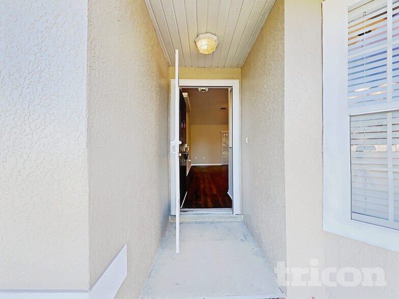 Building Photo - 3233 Ambassador Ave