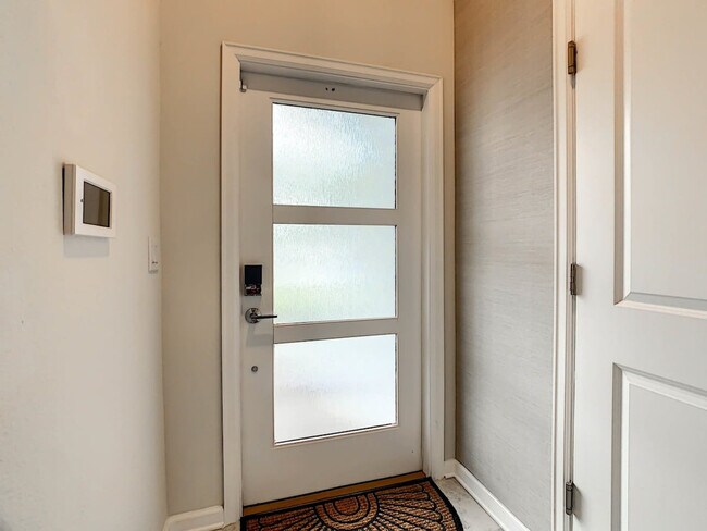 Building Photo - 1147 Drop Ln