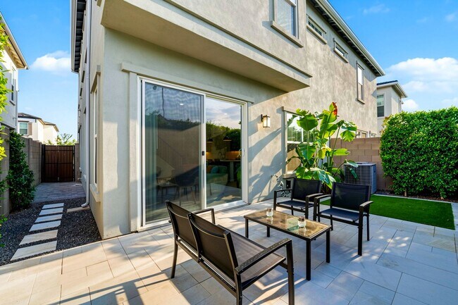 Building Photo - Professionally Designed, Fully Furnished townhome on one of Arabella’s Premium Lots | Scottsdale’...