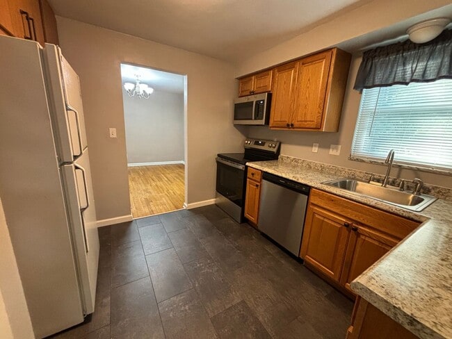 Building Photo - Beautifully Updated 4-Bedroom Home in Mt. Lebanon!