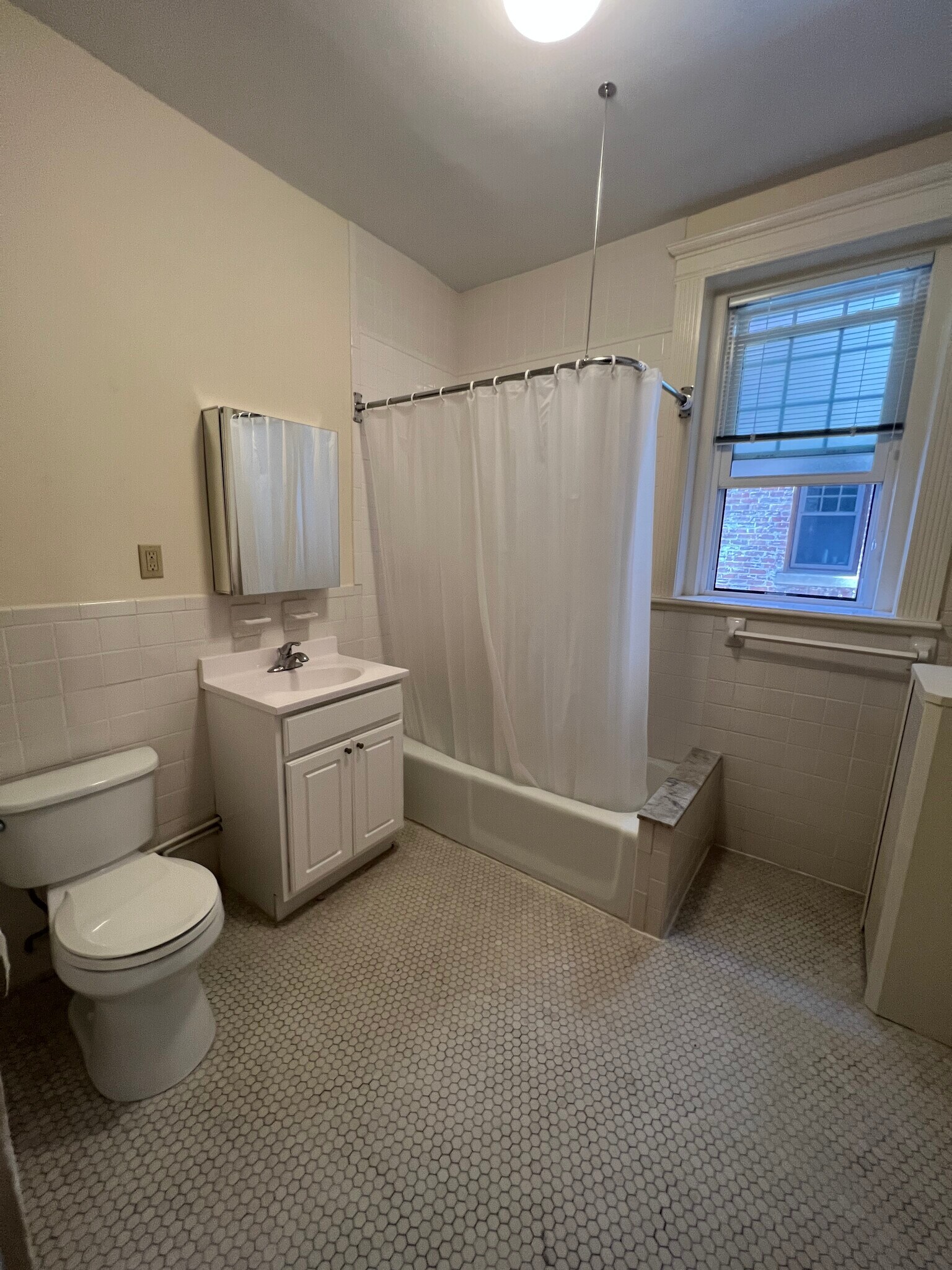 Building Photo - 73 Longwood Ave