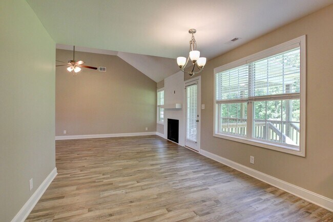 Building Photo - 1121 Cardinal Creek Dr