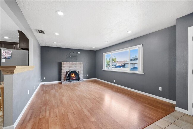 Building Photo - 2944 Calle Del Sol Way