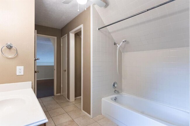 Building Photo - 17423 Baronshire Dr
