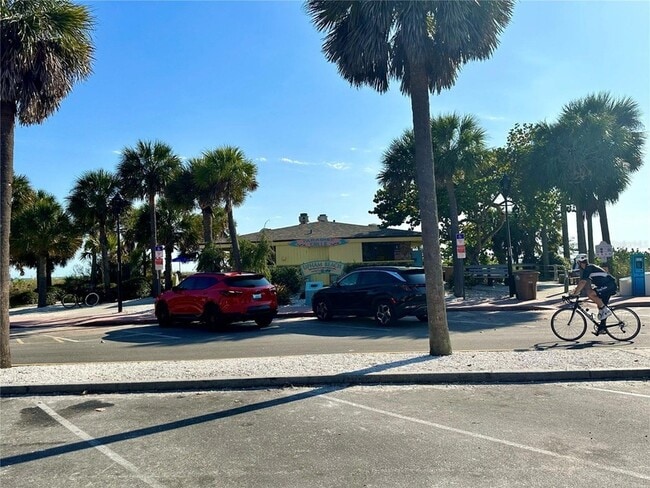 Building Photo - 535 68th Ave