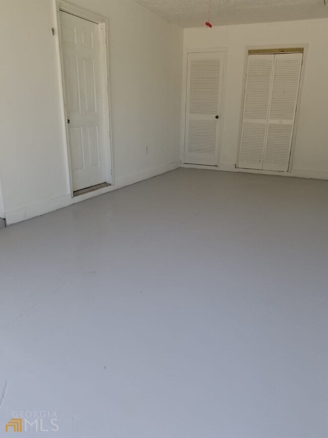 Building Photo - 2110 Country Walk Way SE