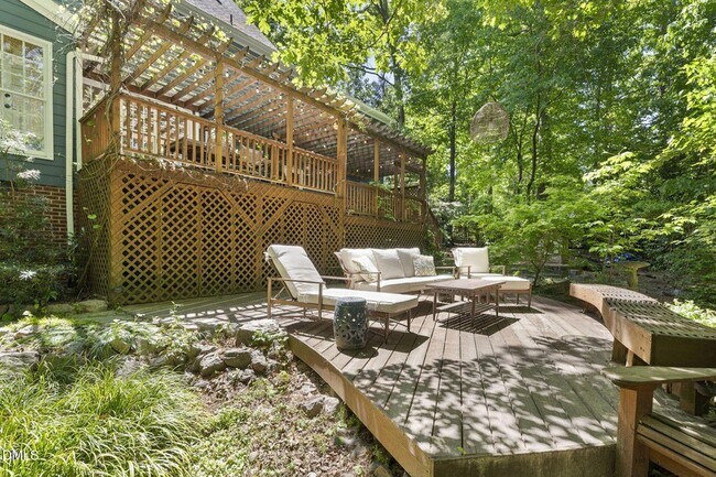 Building Photo - 1011 New Chester Ct