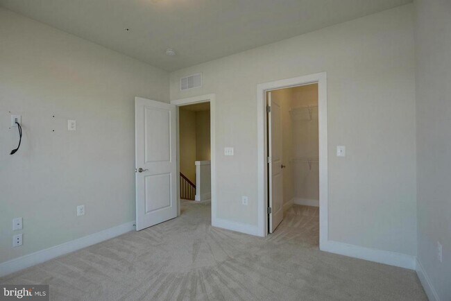 Building Photo - 2009 Richmond Hwy