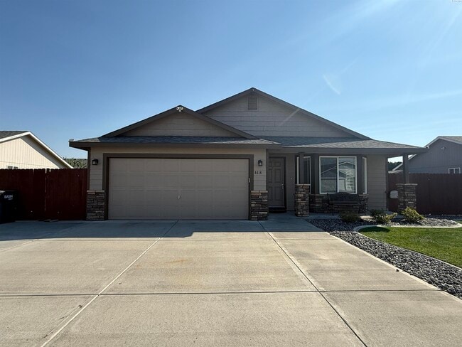 Primary Photo - 3 bed, 2 bath home in West Pasco