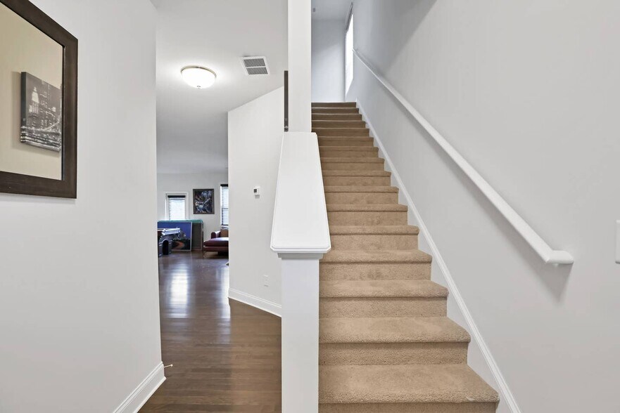 Building Photo - 5512 Cascade Run