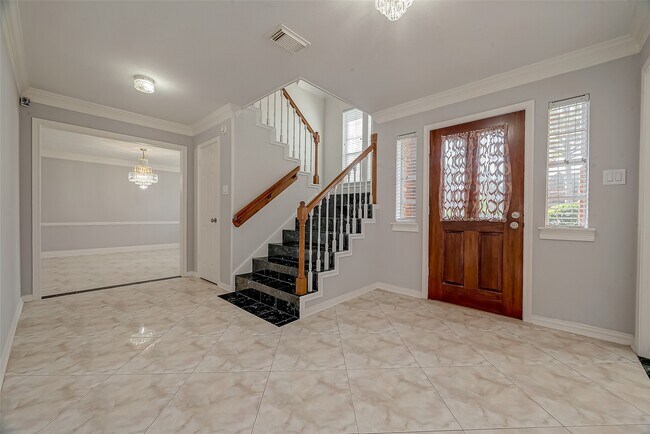 Building Photo - 2112 Limrick Dr