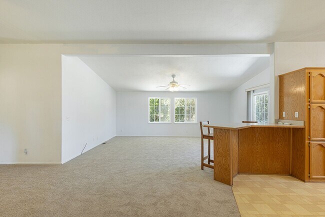 Building Photo - Rare Home, 3 Bedrooms, 2 Bathrooms, Rural Setting