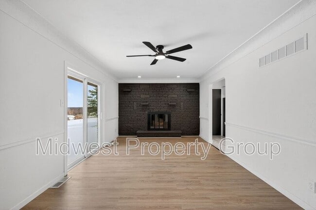 Building Photo - 5165 Westwood Dr